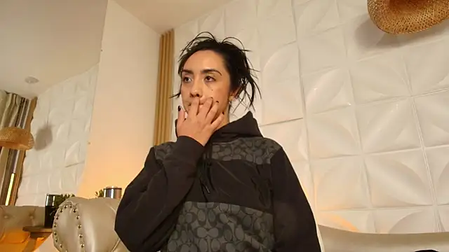 ana_riveros's cam snapshot