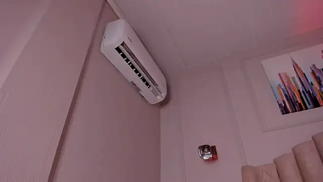 mia_kisses2's cam snapshot