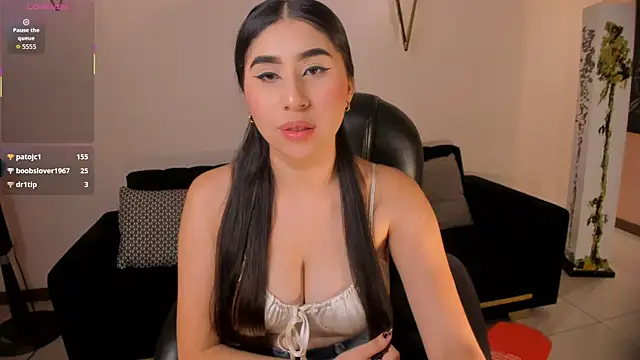 MayaMoretti_'s cam snapshot