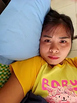 Squirrel-Pear's cam snapshot