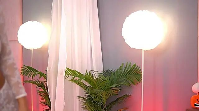 AlmaLuv's cam snapshot