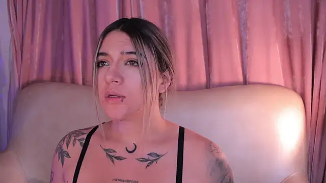 ashleyvalirya's cam snapshot