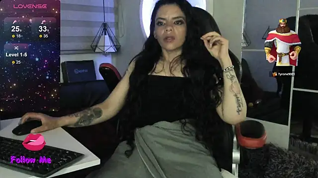 natasha_logan_'s cam snapshot