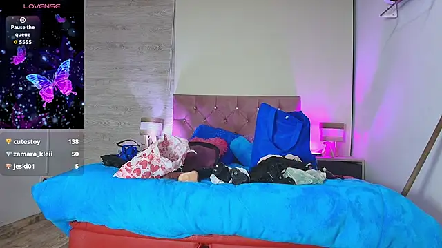 aliaandadara's cam snapshot