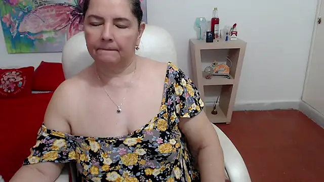 leonela_69's cam snapshot