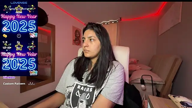 cloe_small's cam snapshot