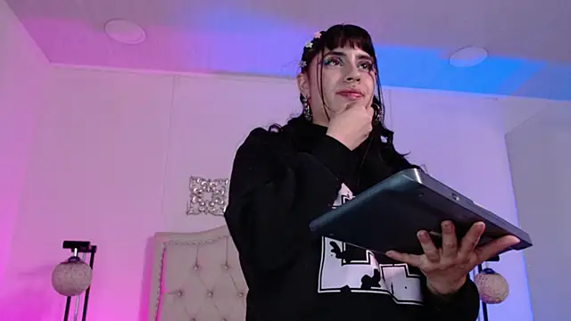 Isabella_CherryX's cam snapshot