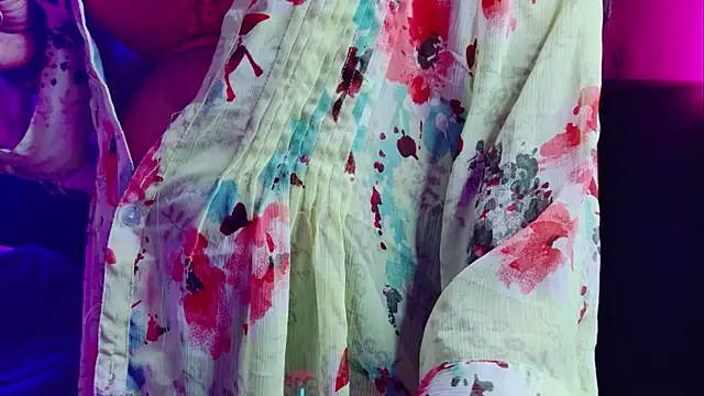 Dom_Young_Mommy's cam snapshot