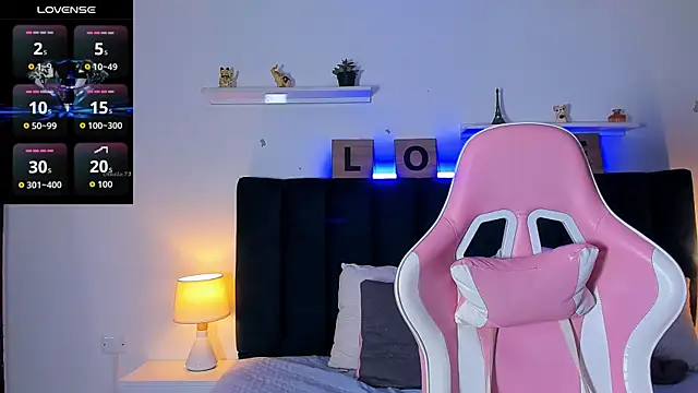 Issac_james_'s cam snapshot