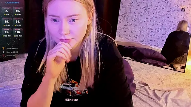 Lillie_Berry's cam snapshot