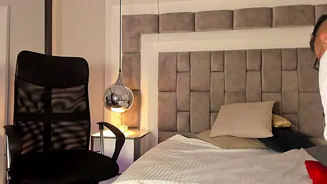 Addam_Hunter's cam snapshot