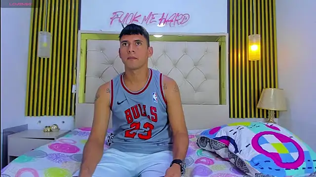 KEVIN_MCKINLEY's cam snapshot