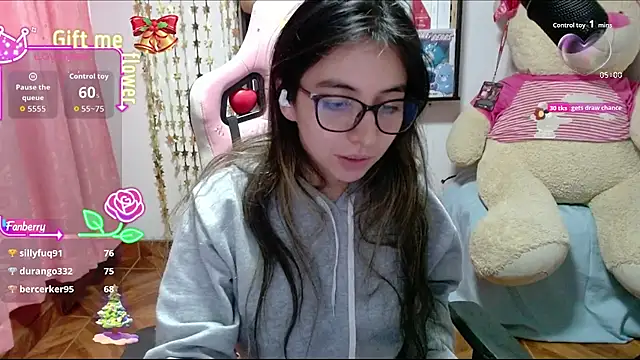 Maggie_Fox3's cam snapshot