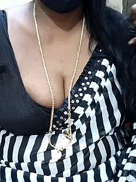 shobini's cam snapshot