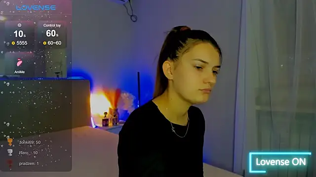 Laura_Leee's cam snapshot