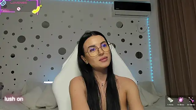 Just_Mira_'s cam snapshot