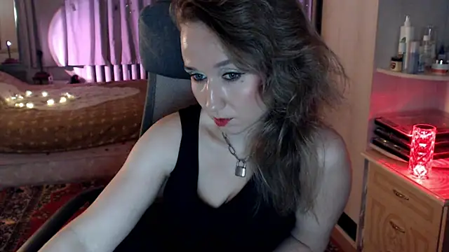 ClassyInna's cam snapshot