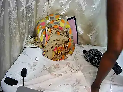 happy_sonia's cam snapshot