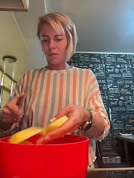 tanyagrey's cam snapshot