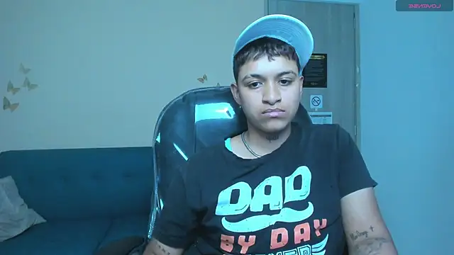 Dominick_jones's cam snapshot