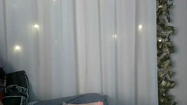 angelainparis28's cam snapshot