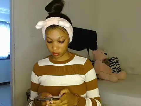 LustyBerry's cam snapshot