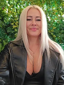 MILFBARBY's cam snapshot