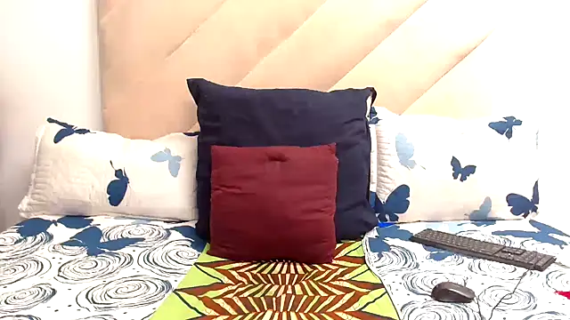 XXBUBBLYBARBIEXX's cam snapshot