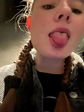 StephanieMur's cam snapshot