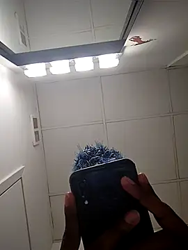 DarkSkinStroker live sex cam