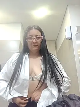 Monserratizzy's cam snapshot