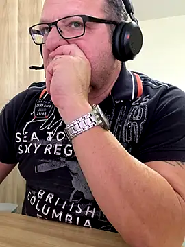 coupleLatinaLovers's cam snapshot