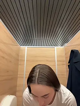 Holly_Play's cam snapshot