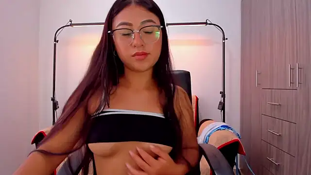 cloy_baby__'s cam snapshot