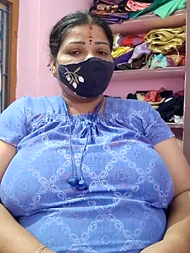 lathikaqueentamil's cam snapshot