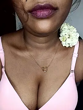 Tamil_kavinila's cam snapshot