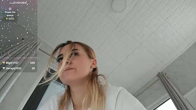 Ella_Vee's cam snapshot