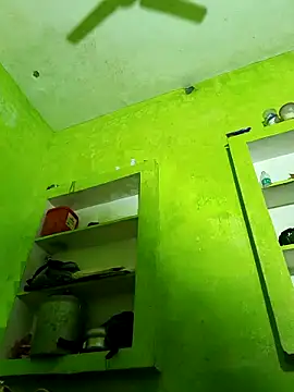 Hot-bhavi5's cam snapshot