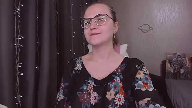 MissBrightShine's cam snapshot