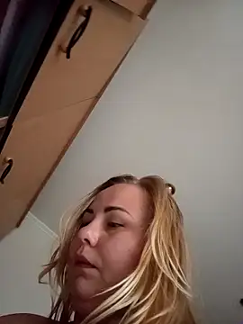 Moumy_girl's cam snapshot