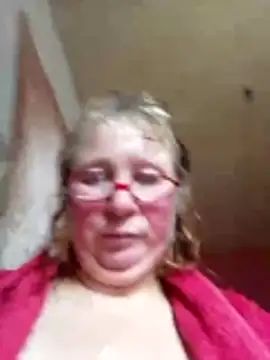 SquirrelFine's cam snapshot