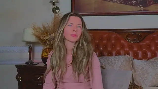 Real_Tini's cam snapshot