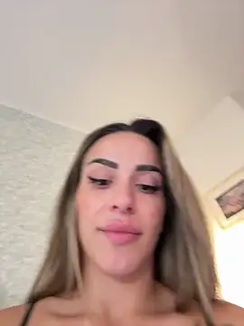 -Alisa's cam snapshot