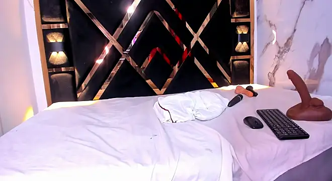 zara_smitt's cam snapshot