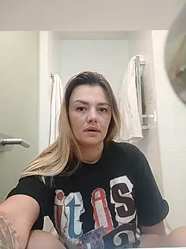 KrissSexi's cam snapshot