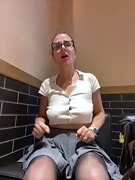 NataKitten live sex cam