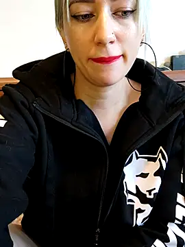 Gina-Lumara's cam snapshot