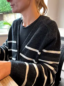 Phoebe_Lily's cam snapshot