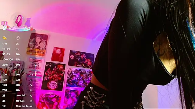 carolinerue live sex cam