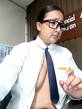 Cute_Penelope's cam snapshot